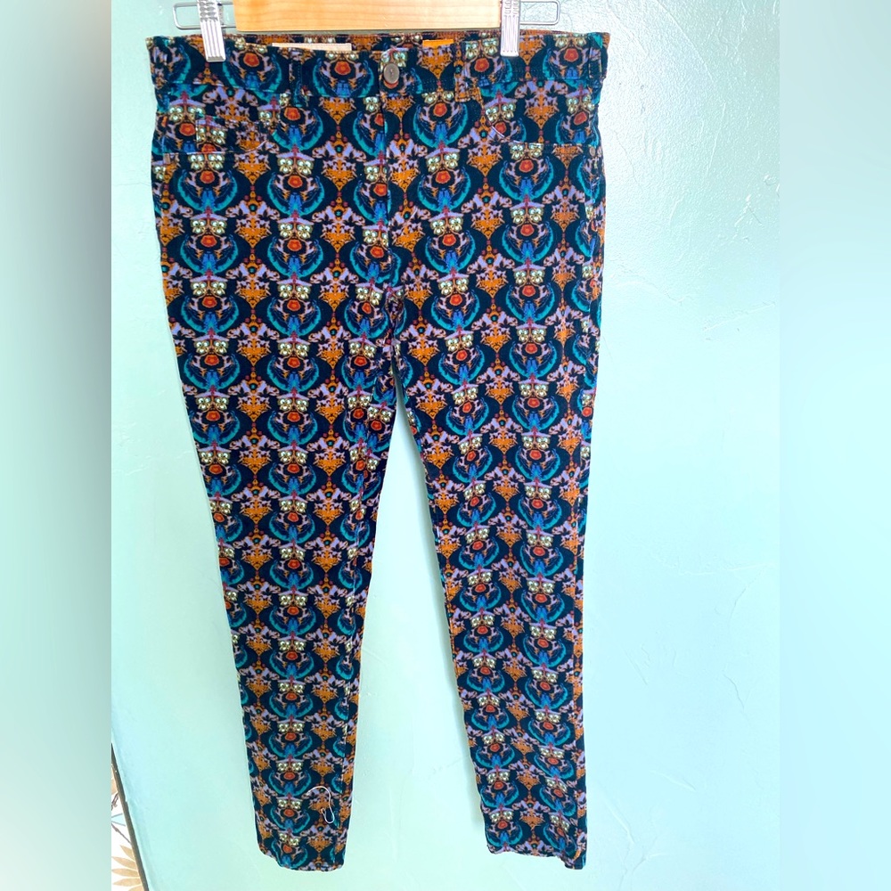 Pilcro Patterned Straight Leg Cords Size 10.  Cute for the Cold !